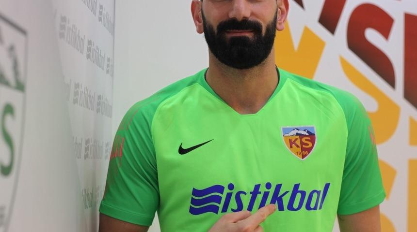 İsmail &Ccedil;ipe 8 ma&ccedil;ta forma giydi