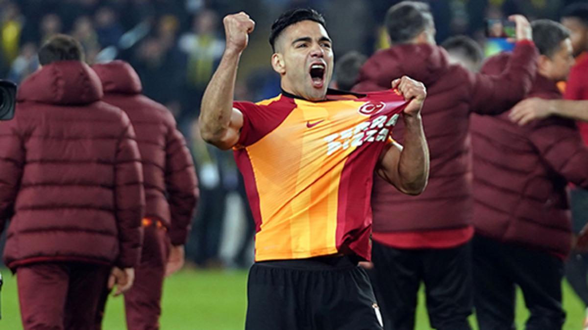 Radamel Falcao, Galatasaray'dan ayrılmayı d&uuml;ş&uuml;nm&uuml;yor
