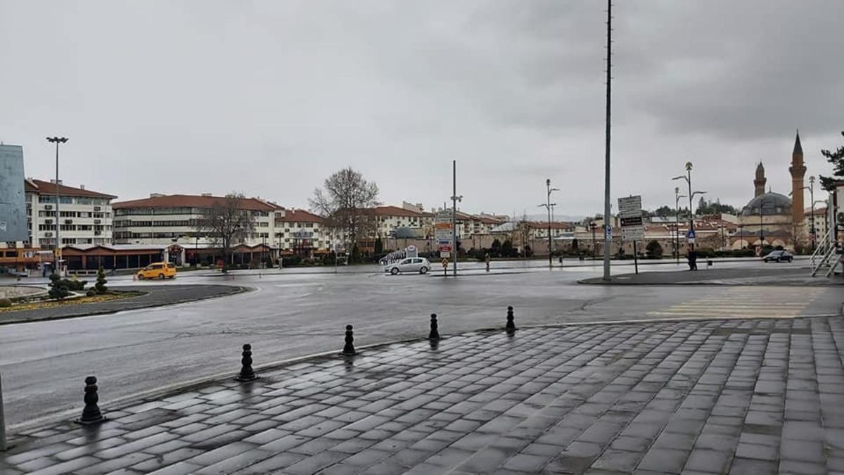 Sivas&rsquo;ta 264 bin 478 kişi sokağa &ccedil;ıkamayacak