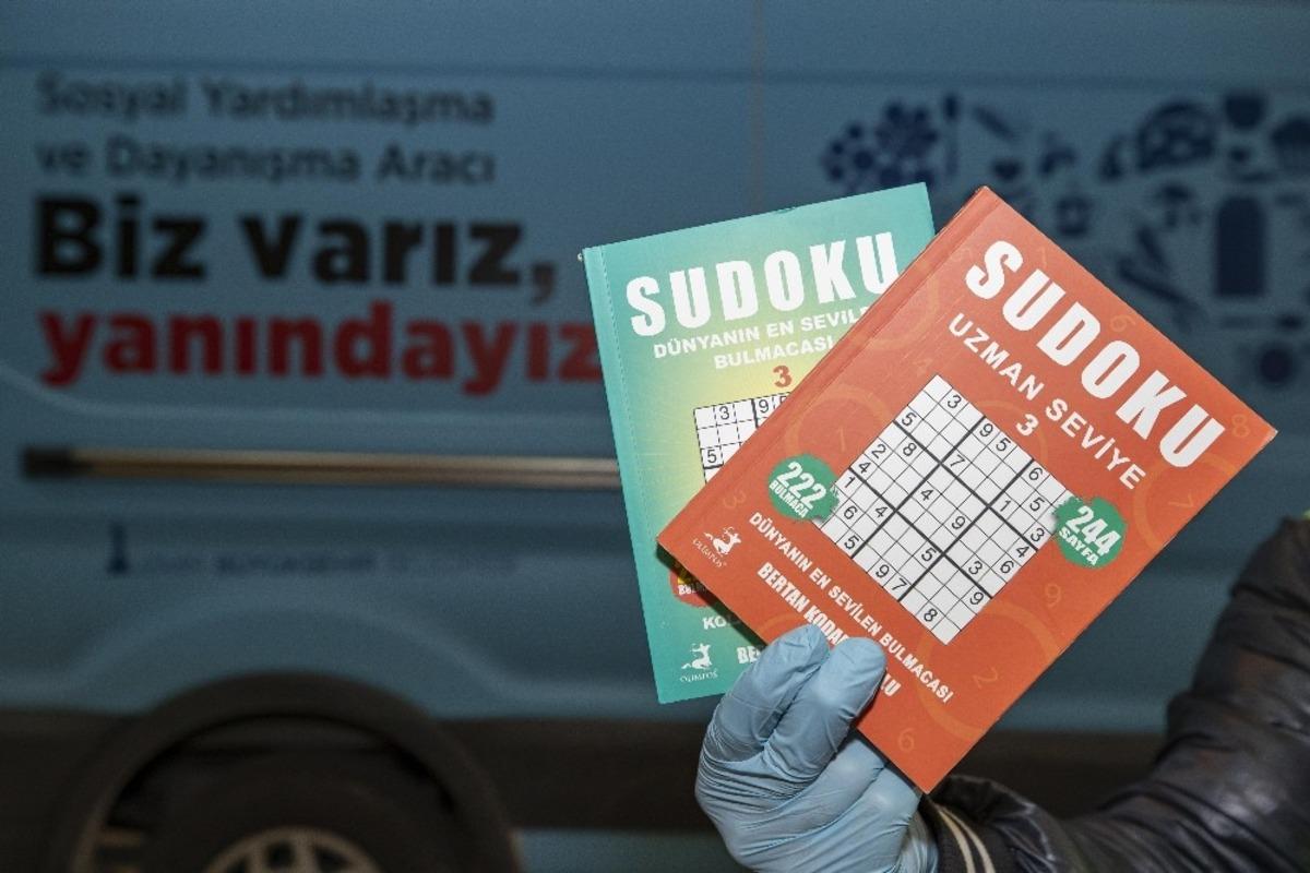 Yetişkinlere sudoku, &ccedil;ocuklara hik&acirc;ye kitabı