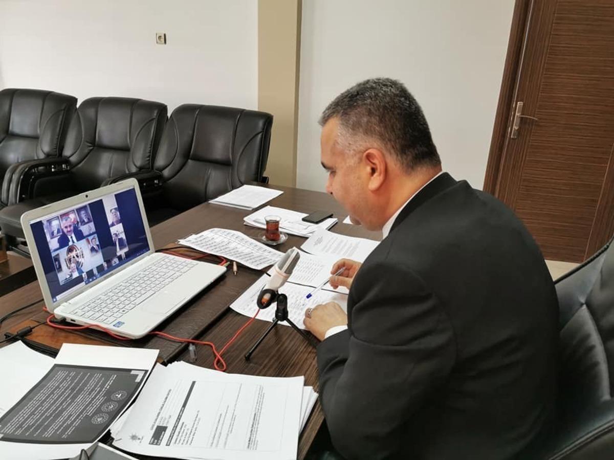 Ahlatcı&rsquo;dan video konferanslı toplantı