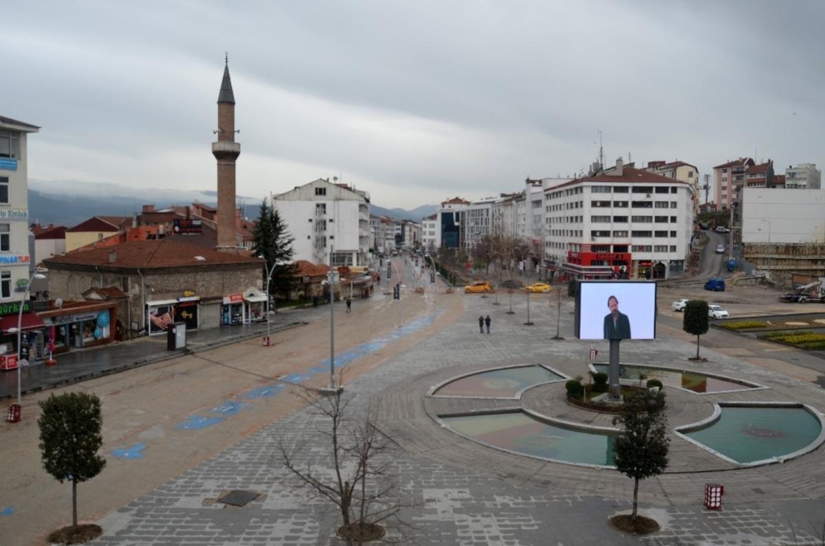 Bolu&rsquo;da iki cadde yayalara kapatıldı