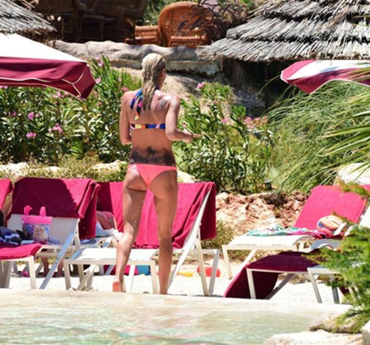 Çağla Şıkel'in tatili sürüyor G1