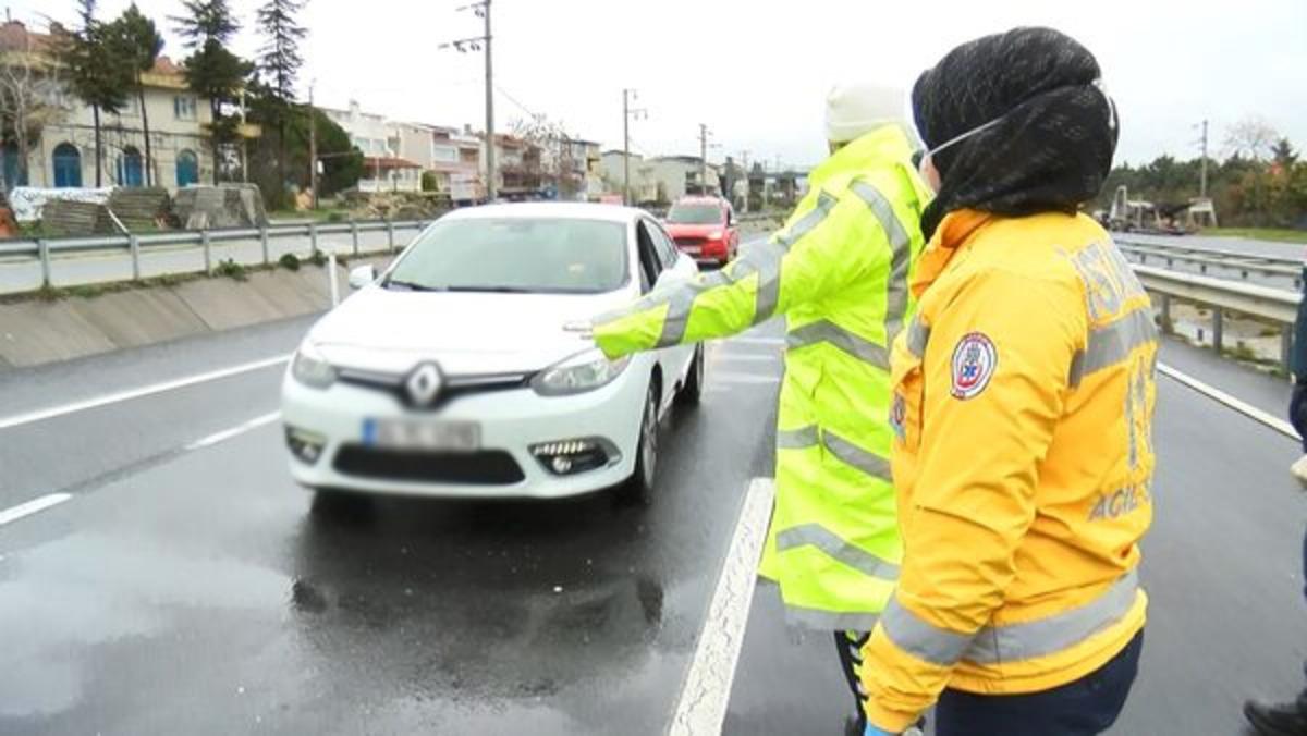 Silivri'de denetimler devam ediyor! İstanbul'a giriş-&ccedil;ıkışa izin verilmiyor