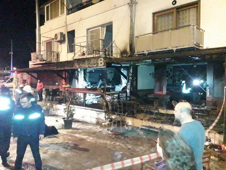 Alev alev yanan dükkan küle döndü G3