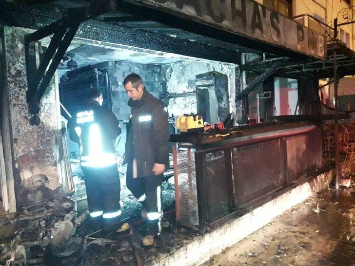 Alev alev yanan dükkan küle döndü G5