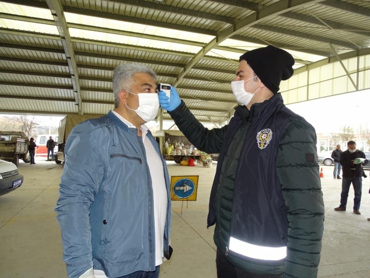 Hisarcık pazarında korona vir&uuml;s tedbirleri arttırıldı