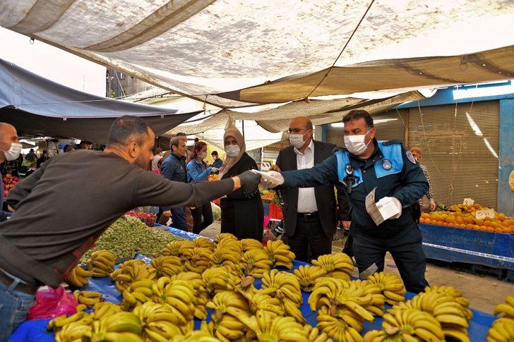 Mersin Büyükşehir Belediyesi ücretsiz maske dağıtıyor G2