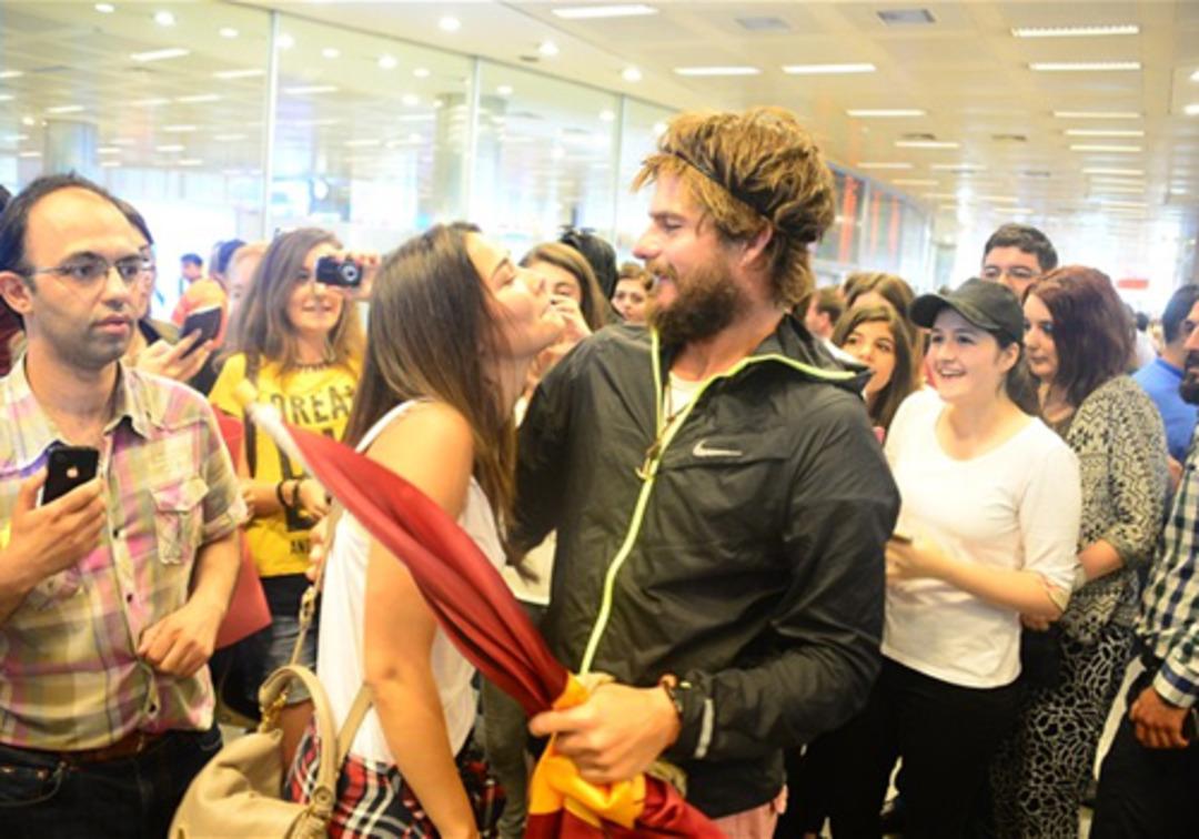 Survivor Hakan b&ouml;yle karşılandı