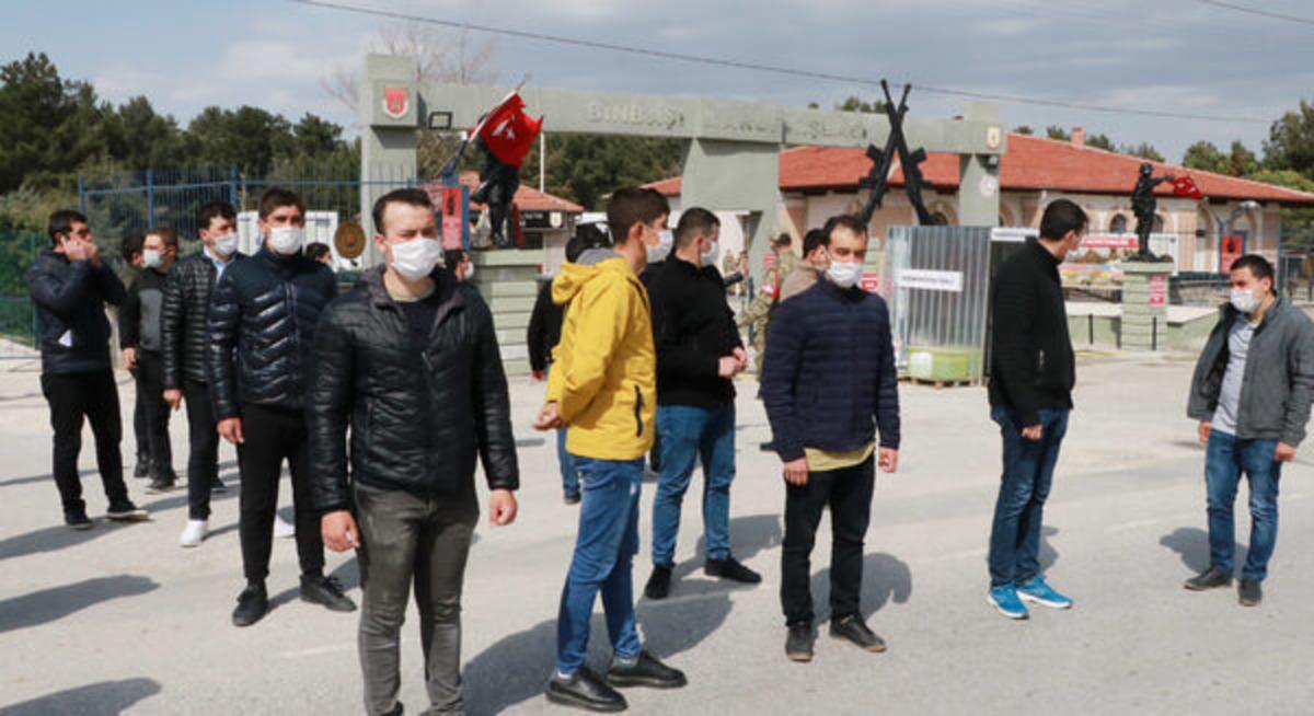 Burdur'dan 1157 bedelli asker, 'sosyal mesafe'ye uyularak terhis edildi