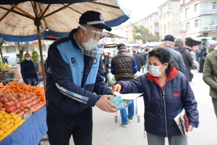 Ankara’da pazarcı esnafına maske dağıtımı G1