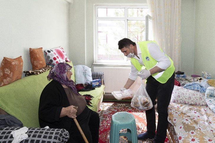 Büyükşehir, 65 yaş üstü ve ihtiyaç sahibi aileleri yalnız bırakmıyor G3