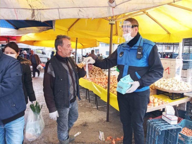 Edremit Belediyesi vatandaşa ücretsiz maske dağıttı G1