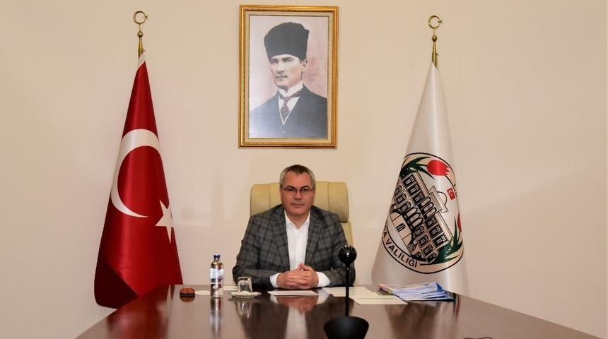 Vali Deniz t&uuml;m vatandaşların yasak ve tedbirlere uymasını istedi