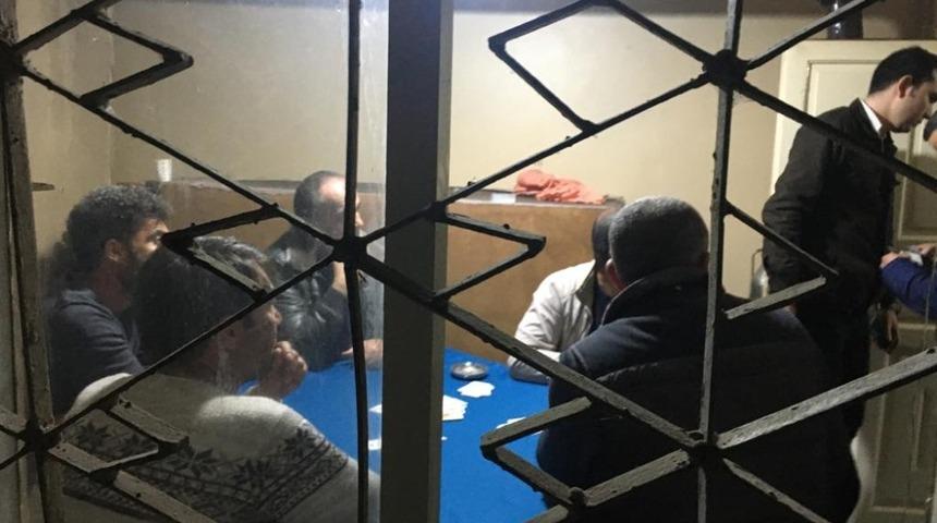 Kumar oynayan şahıslara hem kumardan hem sosyal mesafeden ceza