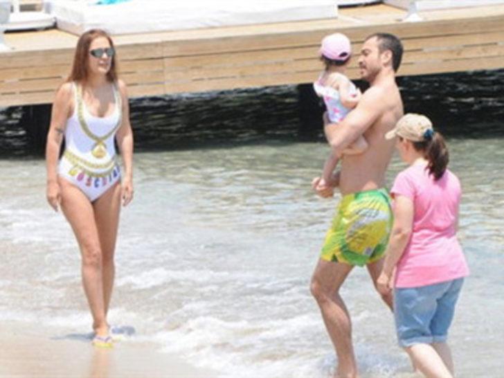 Demet Akalın'ın kızı Hira suyla tanıştı G1