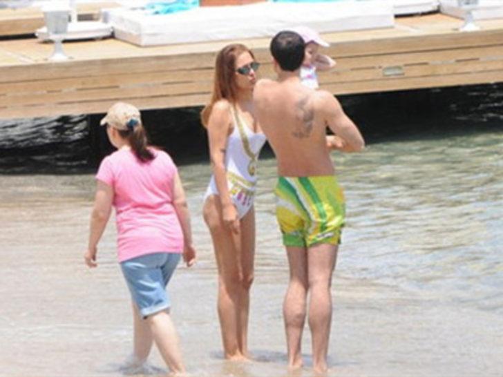 Demet Akalın'ın kızı Hira suyla tanıştı G5