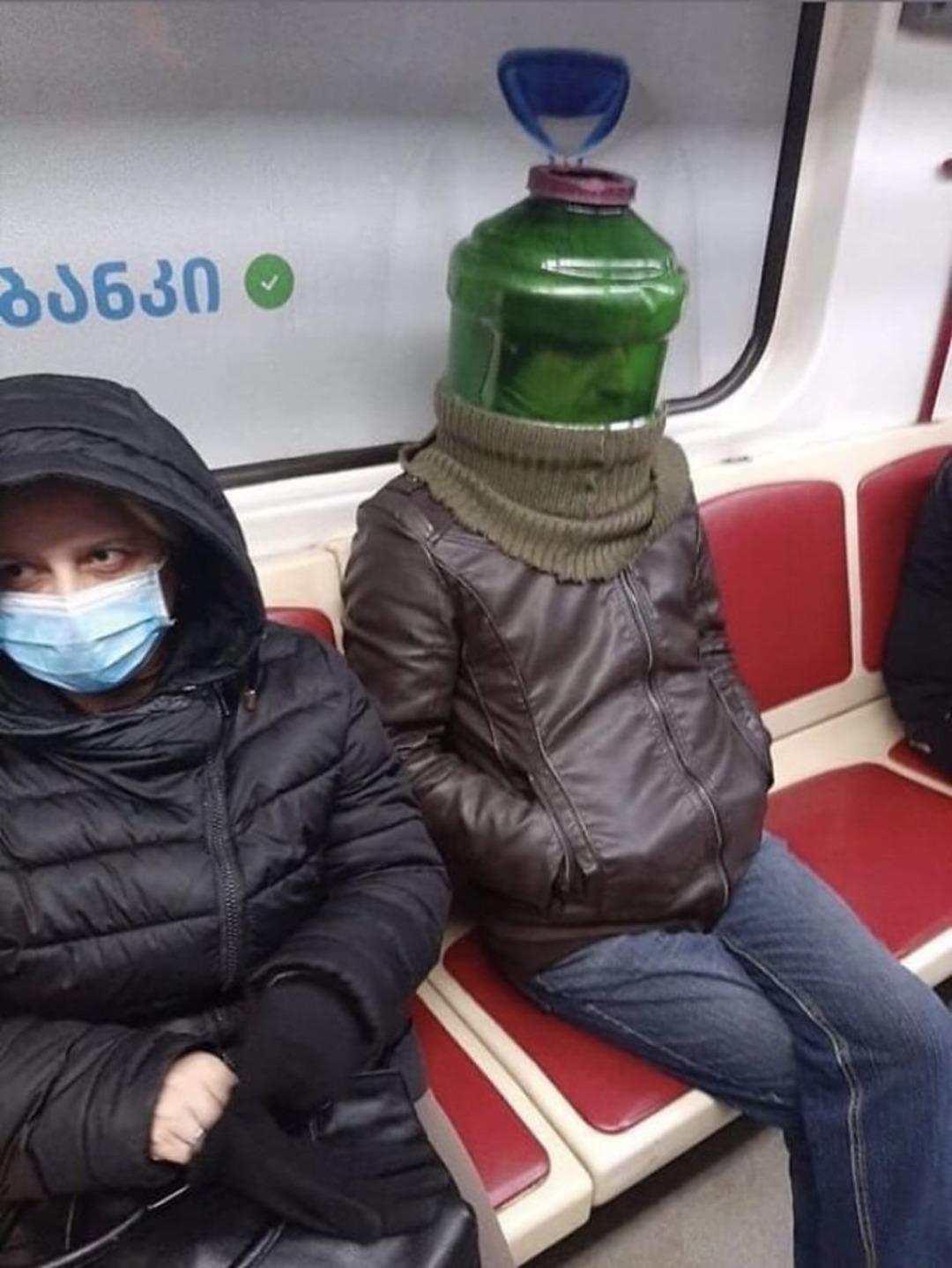 Koronavir&uuml;sten korunmak i&ccedil;in eğlenceli ve yaratıcı maskeler