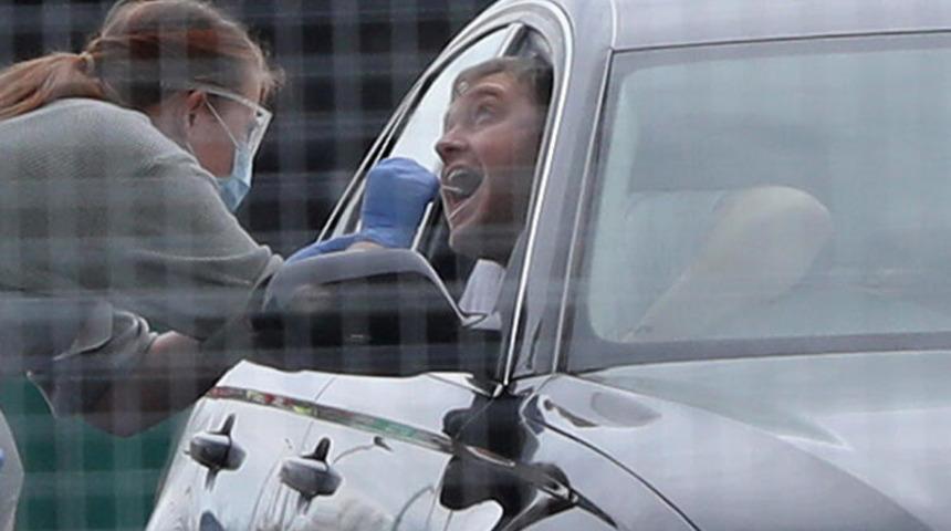 O fotoğrafları gazetede basılınca istifa etti! 