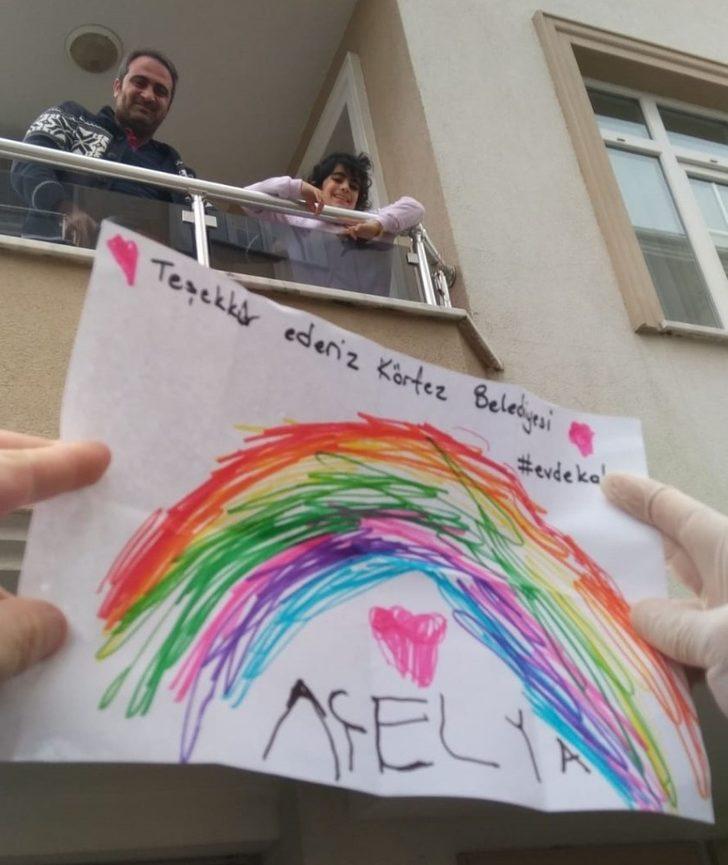 Küçük çocuk ihtiyaçlarını karşılayan ekiplere resim çizerek teşekkür etti G2