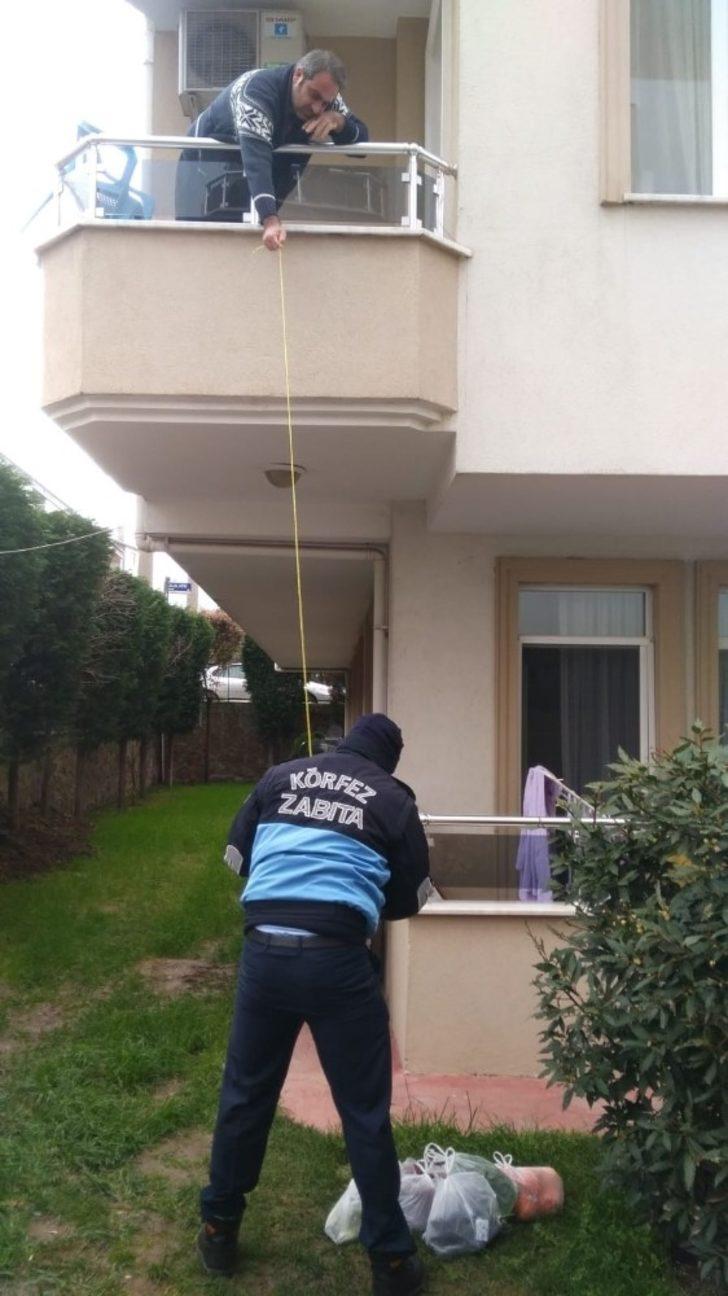 Küçük çocuk ihtiyaçlarını karşılayan ekiplere resim çizerek teşekkür etti G3