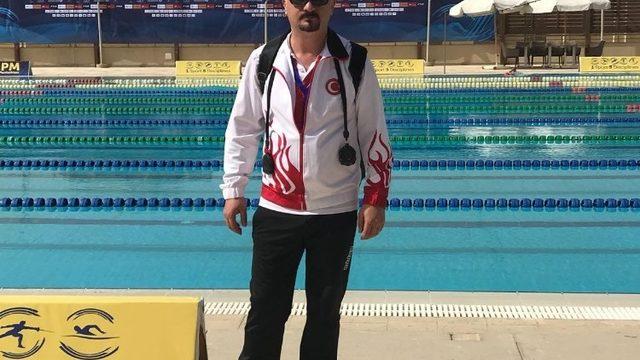 Mili takım Antrenörü Pelit’ten ’evde spor’ a teşvik