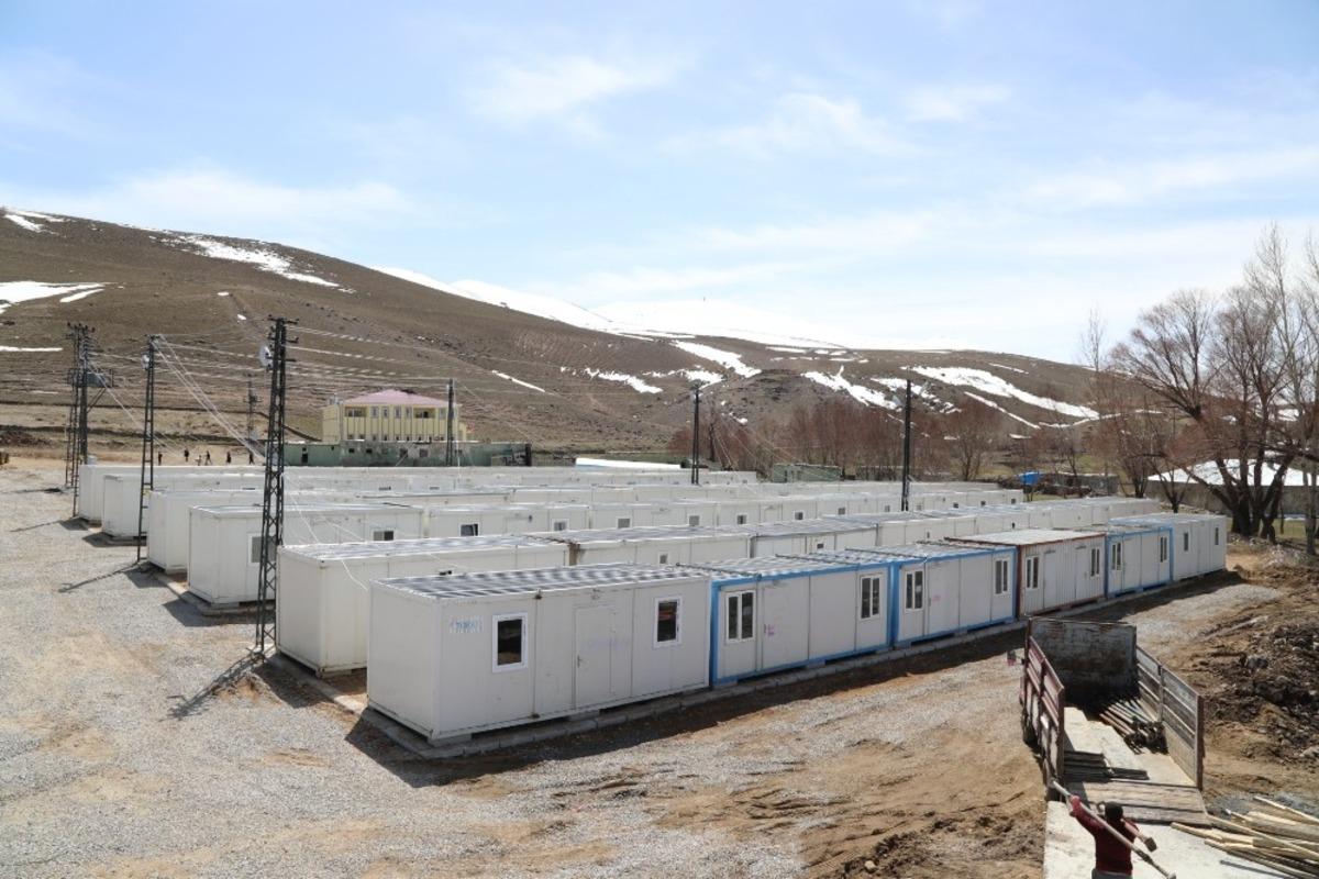 Başkale&rsquo;de konteyner kente yerleşim başladı