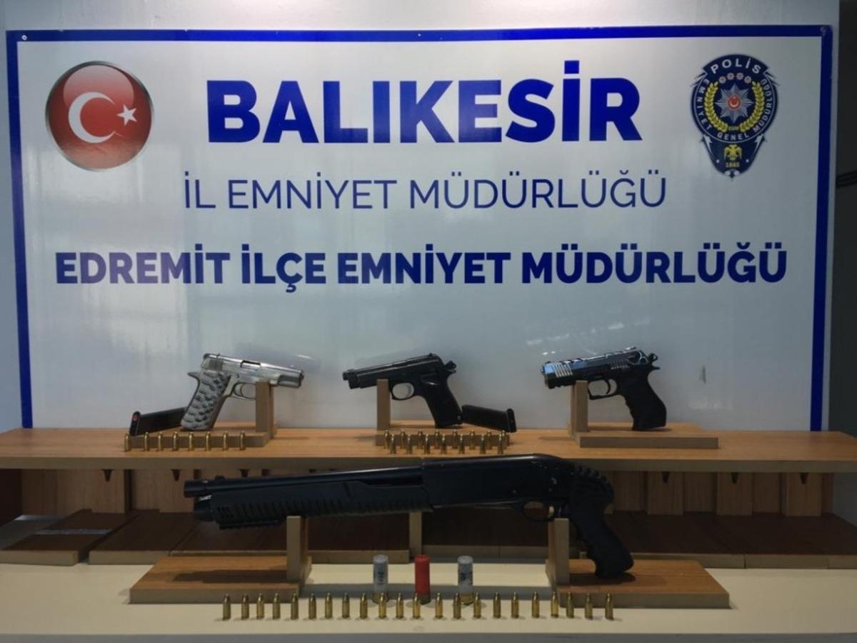 Balıkesir&rsquo;de polis son 1 ayda 87 silah yakaladı