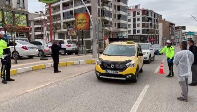 Tunceli’de tek çift plaka denetimi ve maske dağıtımı