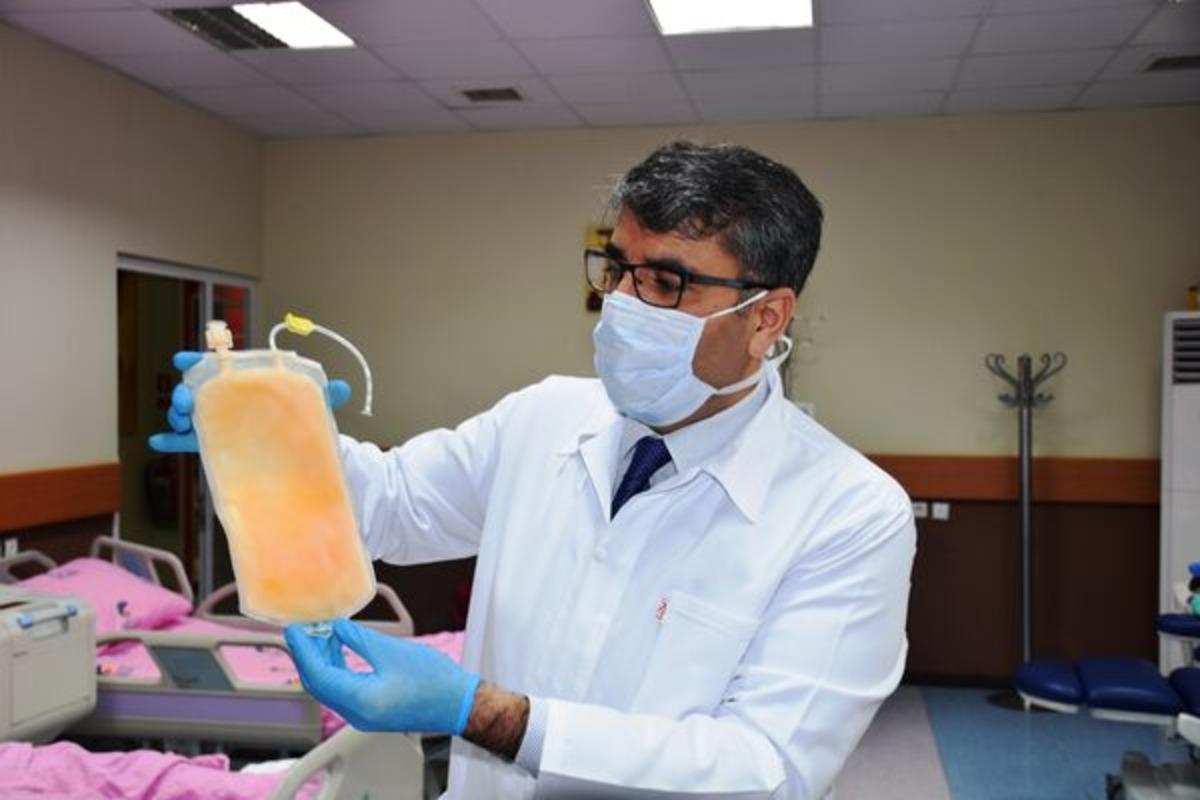 Koronavir&uuml;sle m&uuml;cadelede yeni gelişme! &Ccedil;in'den sonra T&uuml;rkiye'de uygulanmaya başlandı