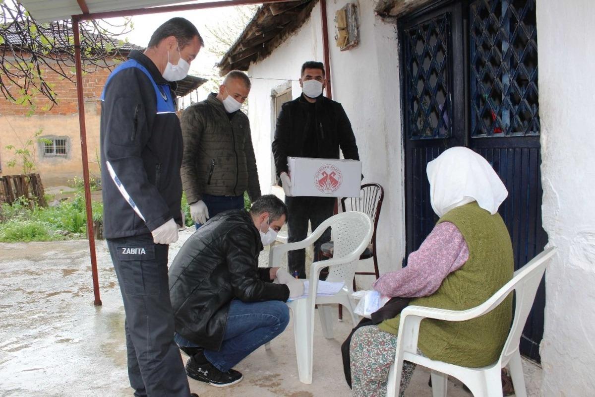 D&ouml;şemealtı Belediyesi&rsquo;nden ihtiya&ccedil; sahibi ailelere gıda yardımı