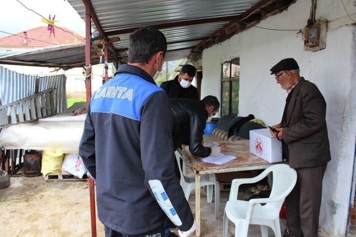 Döşemealtı Belediyesi’nden ihtiyaç sahibi ailelere gıda yardımı G2