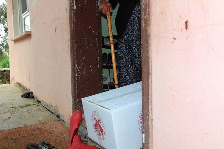 Döşemealtı Belediyesi’nden ihtiyaç sahibi ailelere gıda yardımı G4