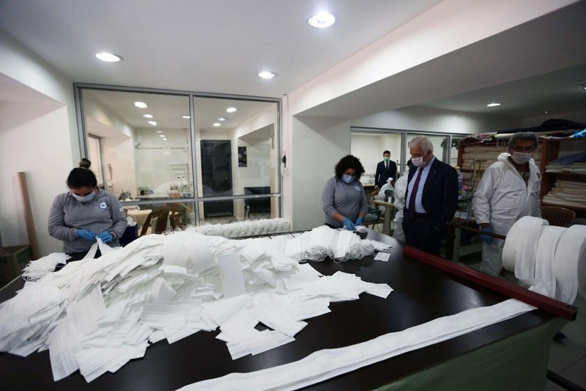 Muğla B&uuml;y&uuml;kşehir 5 g&uuml;nde 12 bin maske &uuml;retti