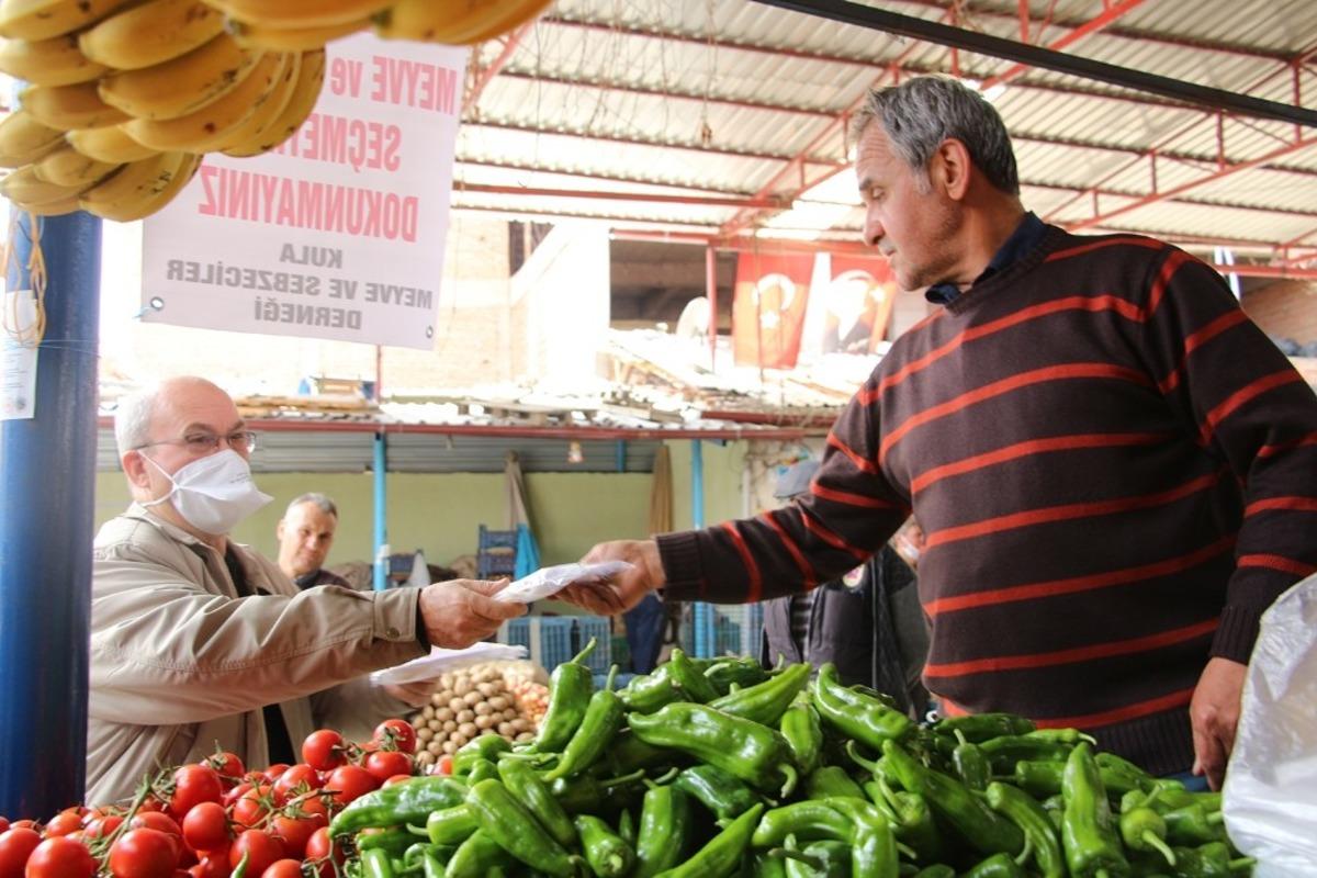 Esnaf Kefalet&rsquo;ten manav esnafına maske ve eldiven desteği