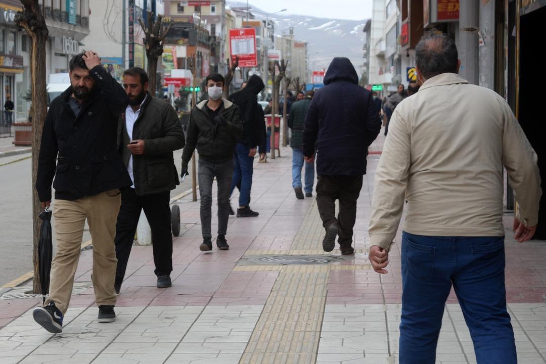 Van'da koronavir&uuml;s &ouml;nlemlerini hi&ccedil;e saydılar