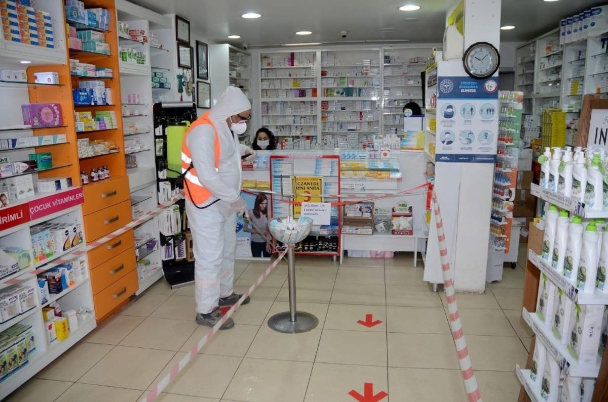 Kuşadası&rsquo;nda korona vir&uuml;sle m&uuml;cadele aralıksız s&uuml;r&uuml;yor