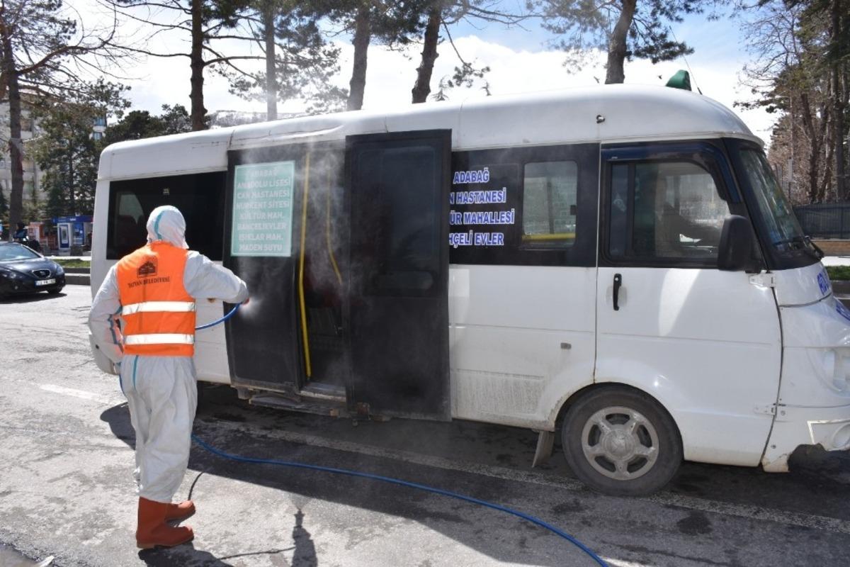 Tatvan&rsquo;da ara&ccedil;lar her g&uuml;n dezenfekte ediliyor