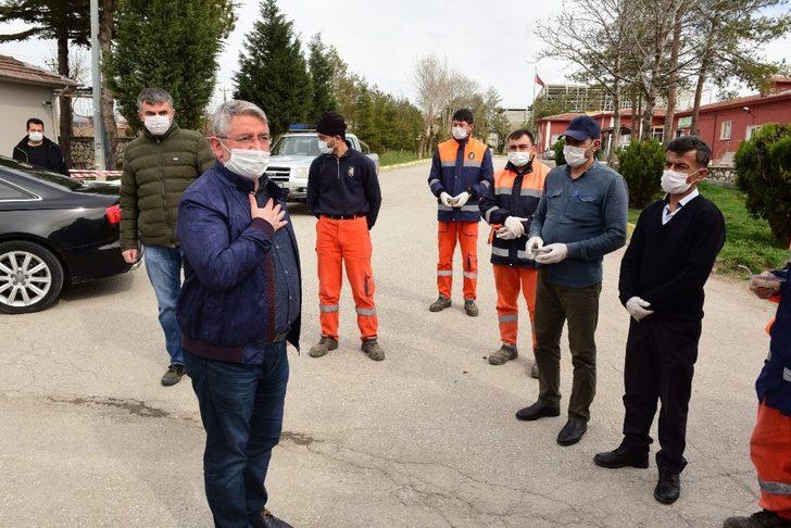 Başkan Aşgın’dan temizlik işleri personeline moral ziyareti G1