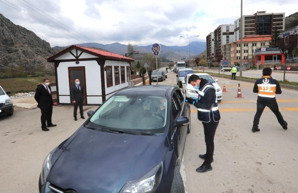 Vali Varol&rsquo;dan uygulama noktalarındaki korona vir&uuml;s denetimlerine sıkı takip