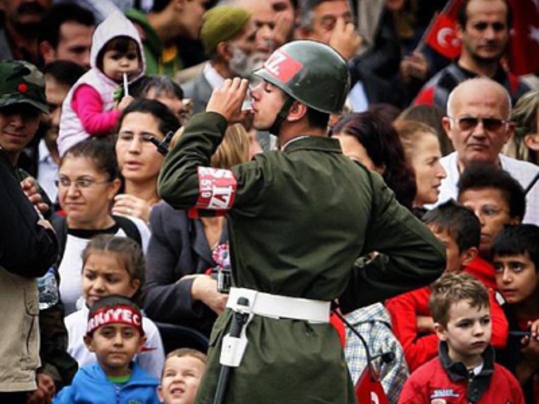 G&uuml;lben Ergen'in paylaştığı fotoğraf olay oldu