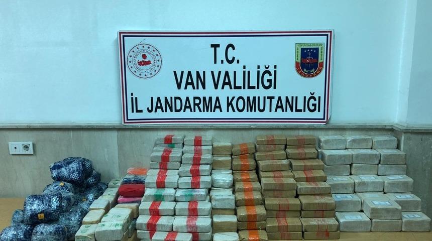 (D&uuml;zeltme) Van&rsquo;da 216 kilo uyuşturucu ele ge&ccedil;irildi
