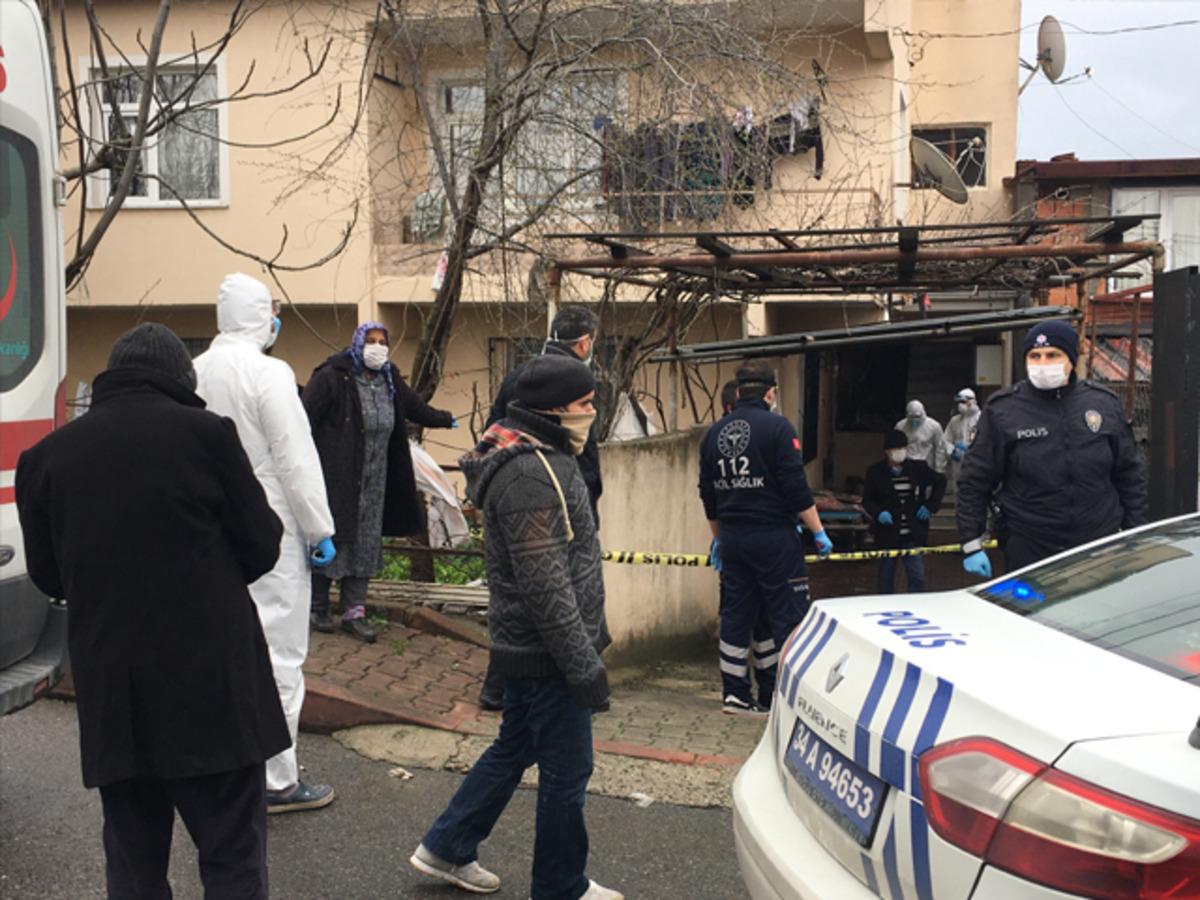 İstanbul'da evinde &ouml;l&uuml; bulundu! Ekiplerden &ouml;zel kıyafetli &ouml;nlem