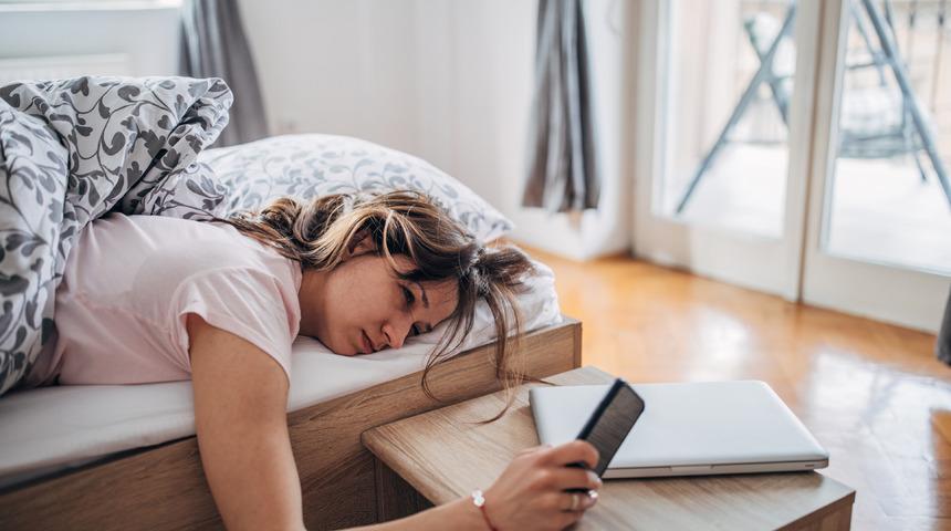 Karantinadayken hiçbir şey yapmamamıza rağmen neden yorgun hissederiz?