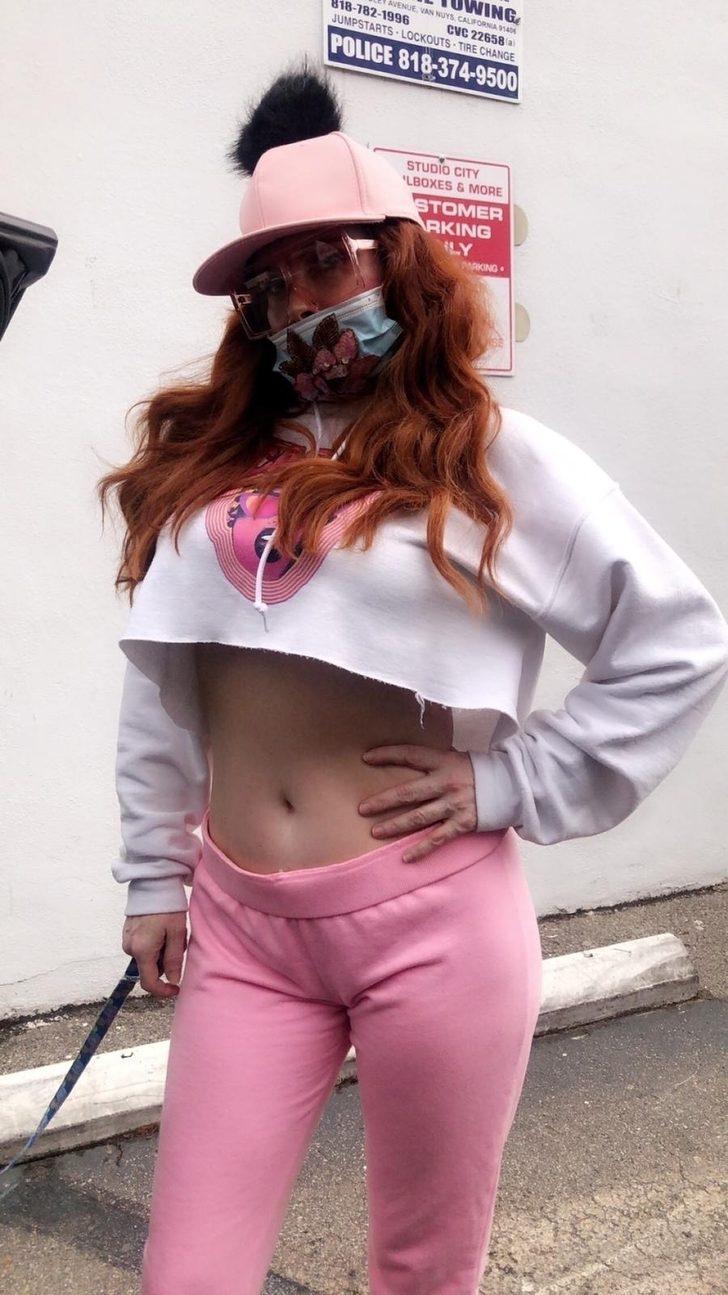 Phoebe Price'ın koronavirüs kombini G1