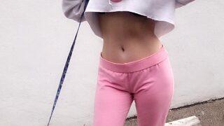 Phoebe Price'ın koronavirüs kombini