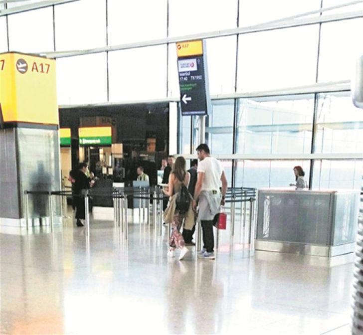 Yılın aşkı dudak dudağa görüntülendi G4