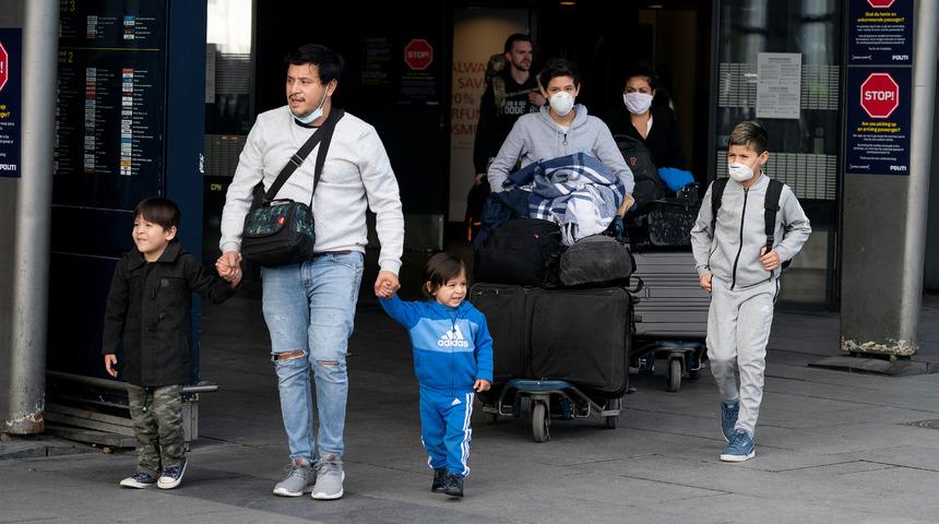 Danimarka'da ilkokul ve kreşler 9 gün sonra açılıyor