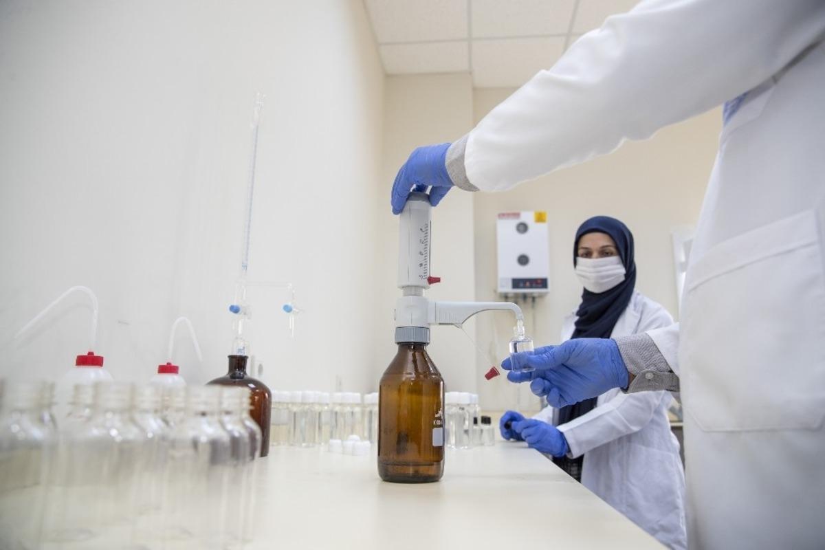 B&uuml;y&uuml;kşehir Belediyesinin dezenfektanları MESKİ laboratuvarında &uuml;retiliyor