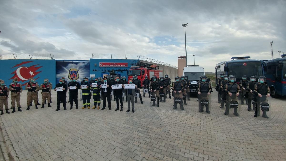 Cezaevi personelinden koronavir&uuml;s &ccedil;ağrısı